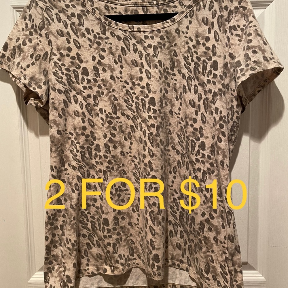 Large Style & Co. short sleeved animal print shirt